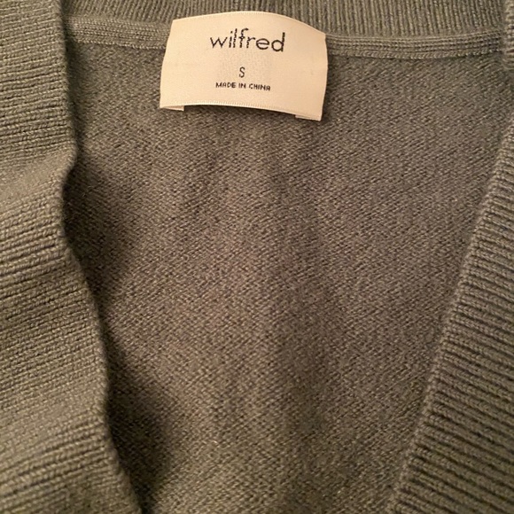Aritzia - size small - 100% Merino Wool sweater. Olive green. - Picture 3 of 5